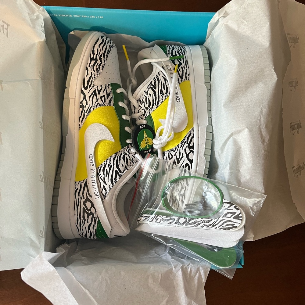 Nike dunk low doernbecher Zoe